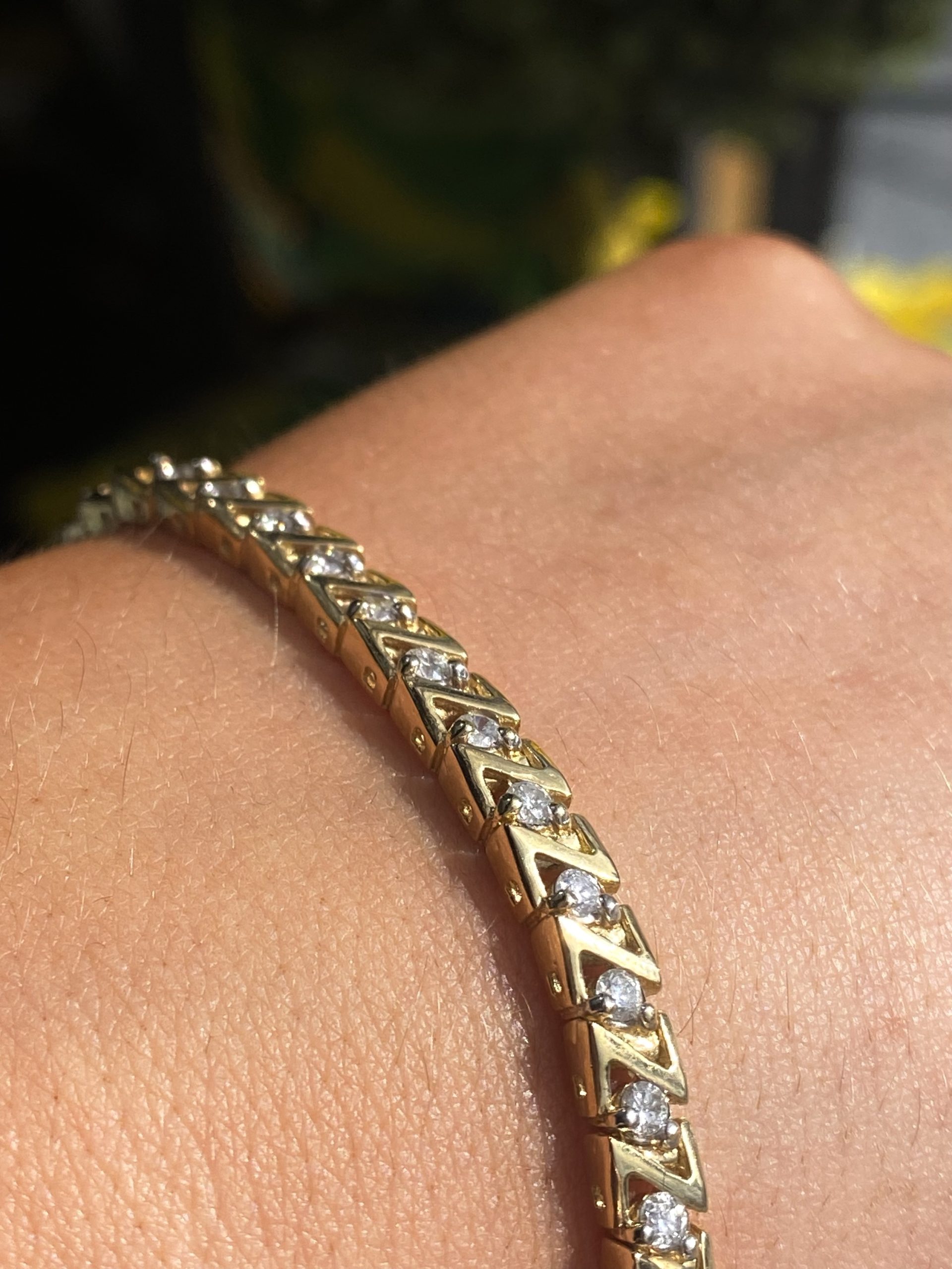9ct Gold Diamond Chevron Link Bracelet - Image 2