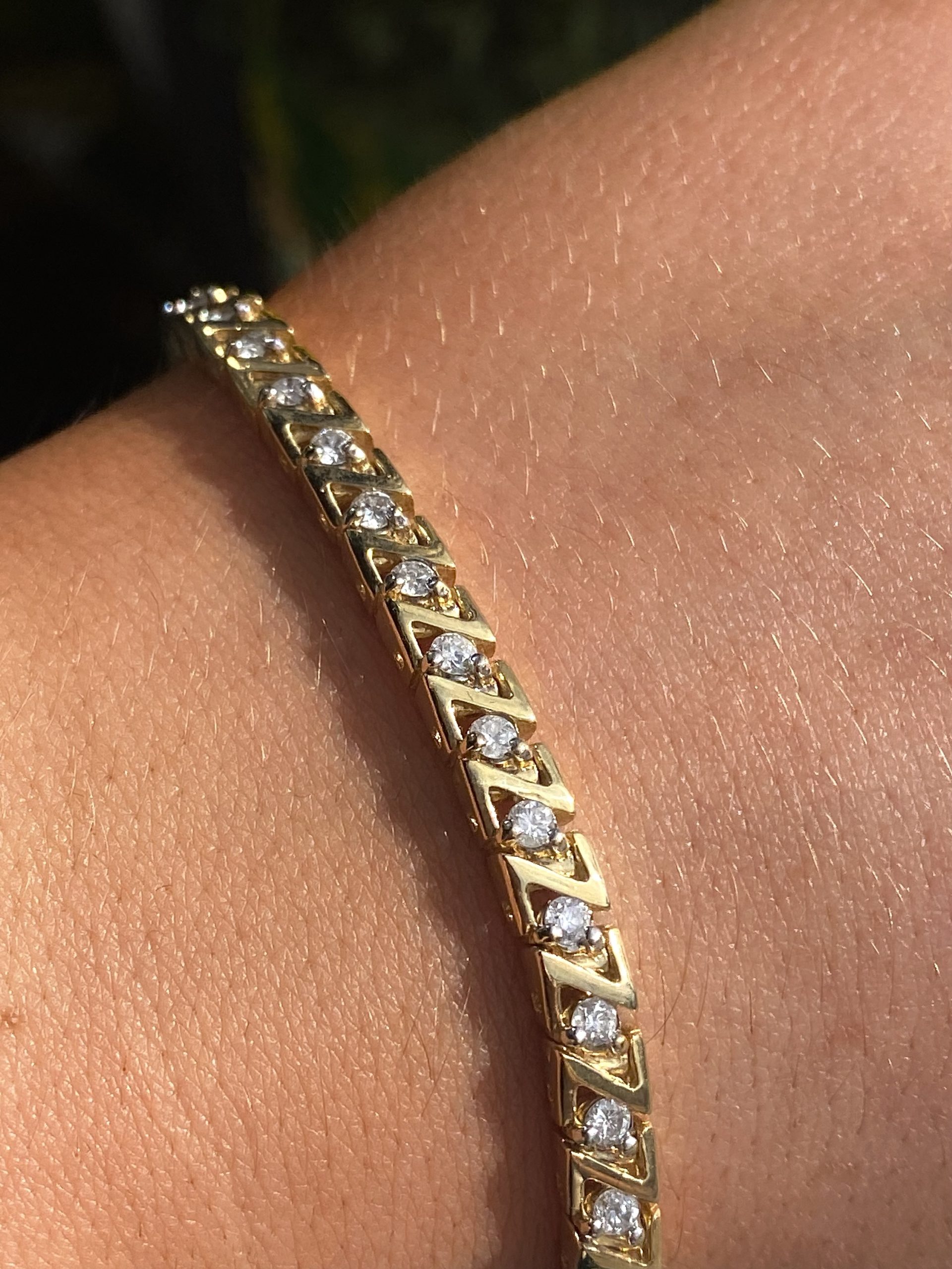 9ct Gold Diamond Chevron Link Bracelet - Image 3