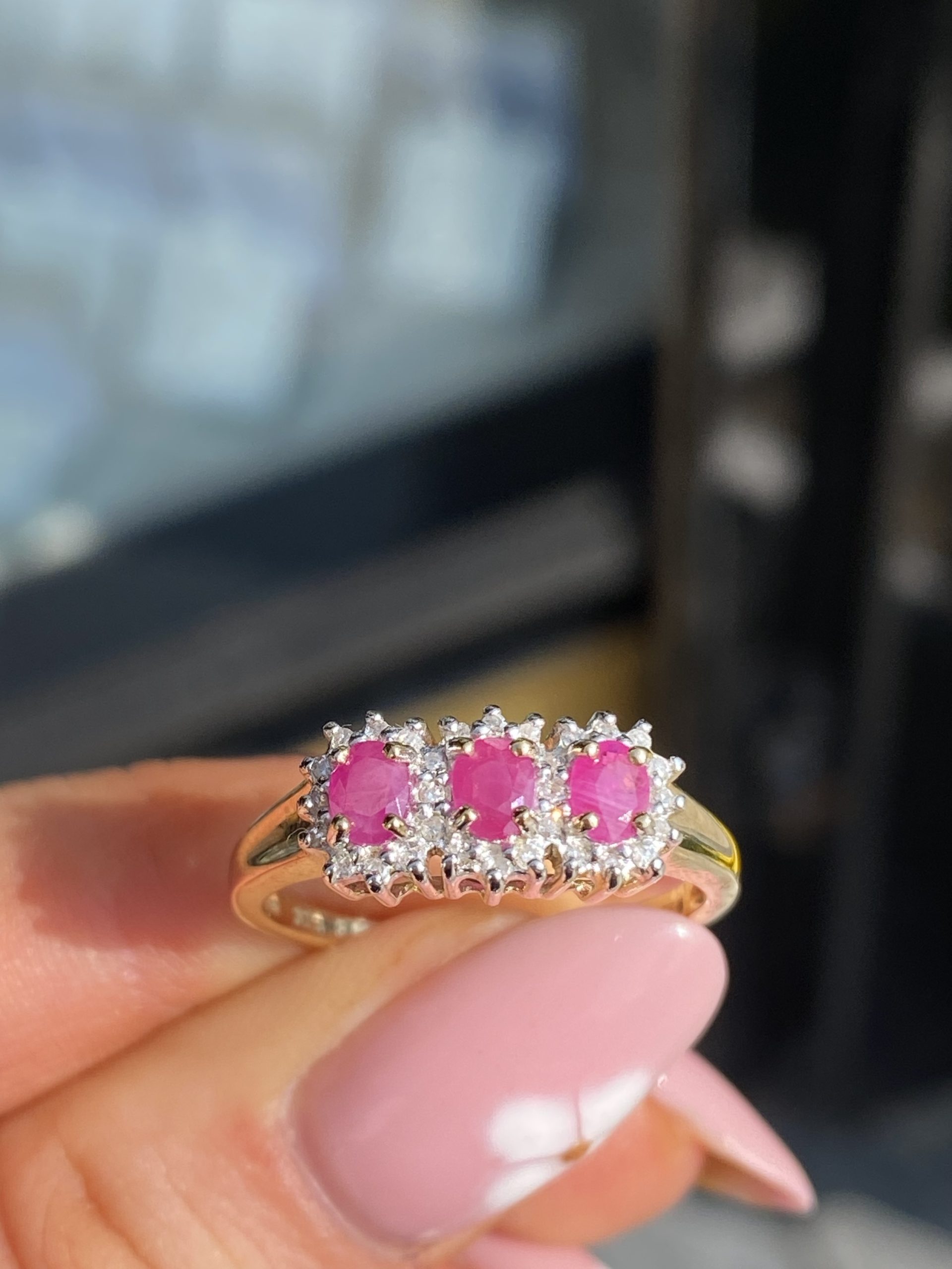 Ruby Oval Three Stone Ring - Image 2